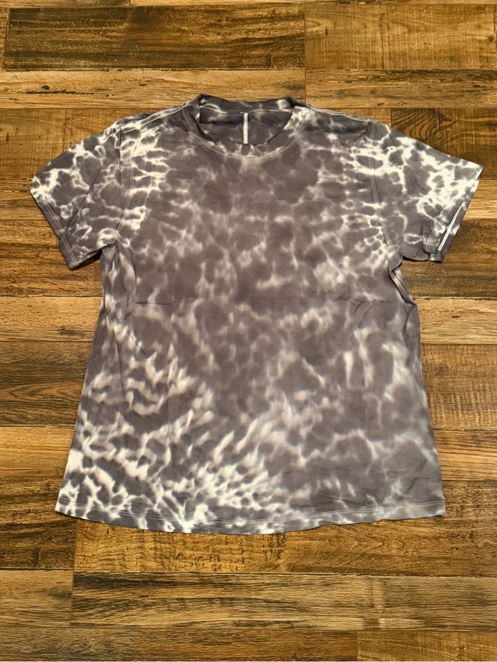 lululemon athletica Gray and White Tie-Dye Short Sleeve Tee